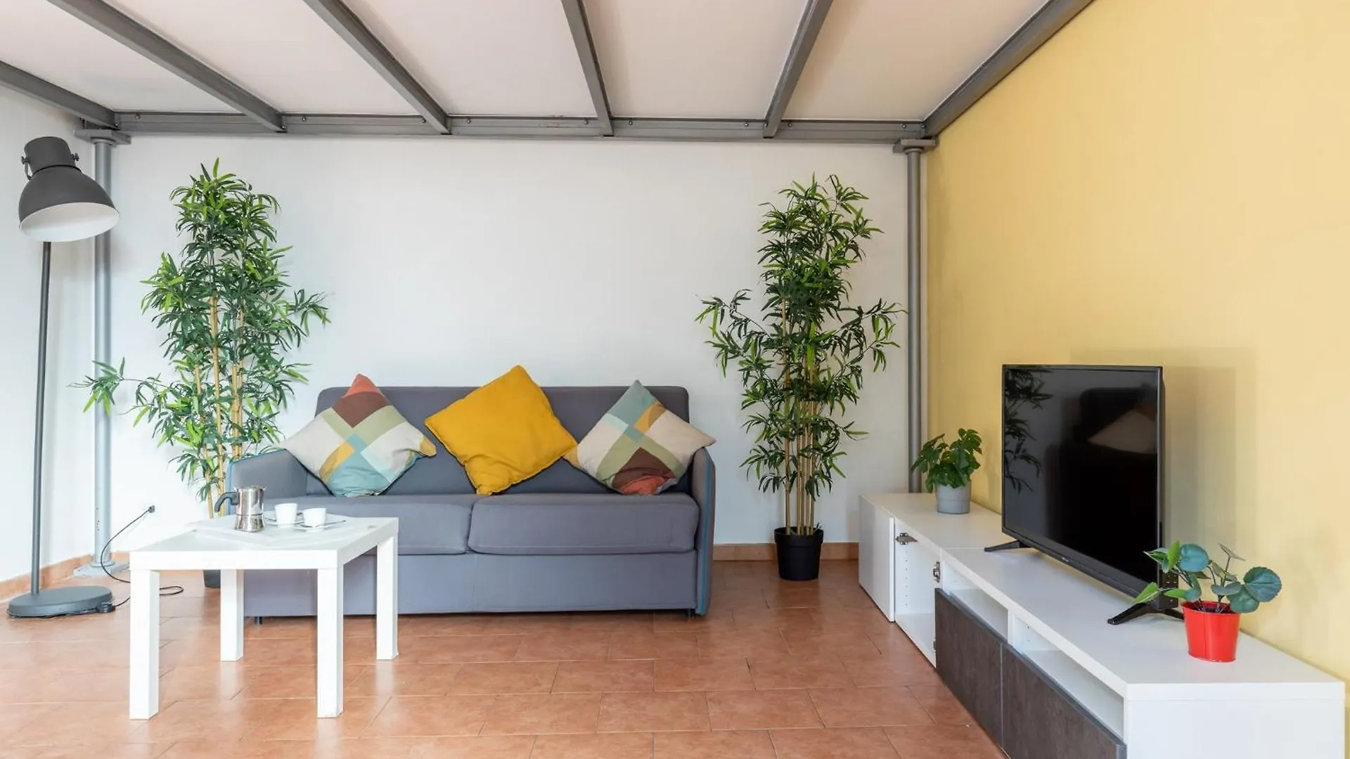 Four Shades Of Pisa Apartments