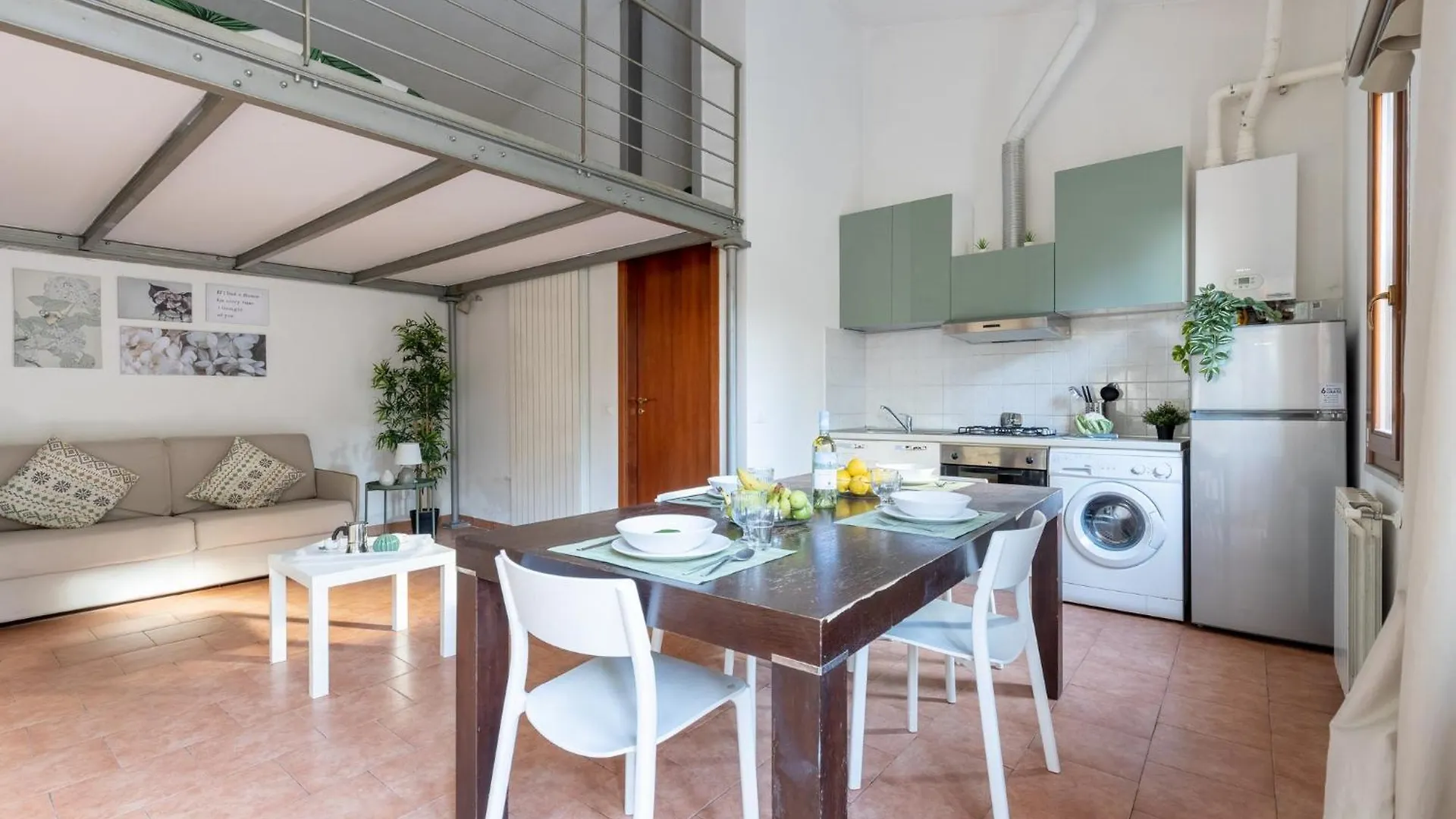 Four Shades Of Pisa Apartments